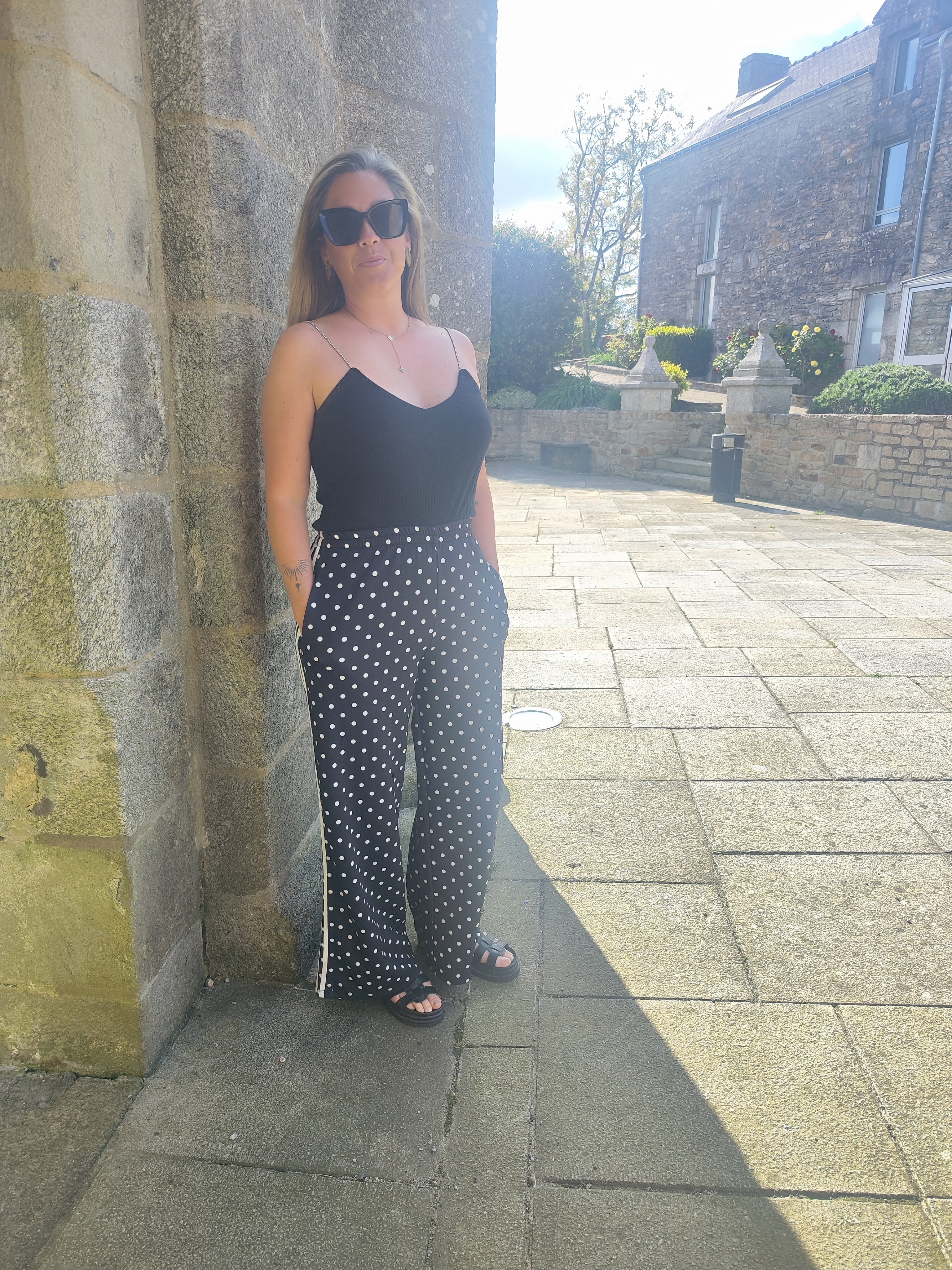 Pantalon à pois 🖤🤍